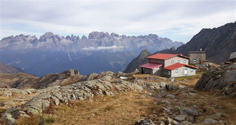 Foto storica o contemporanea del Rifugio Segantini