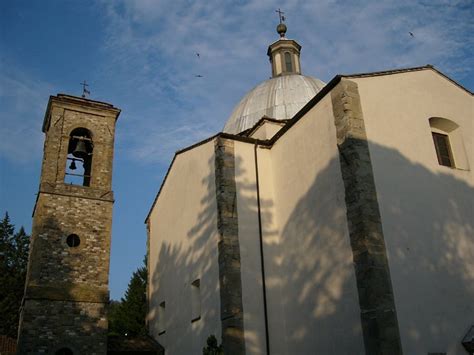 Vista esterna del Santuario della Madonna dei Lumi