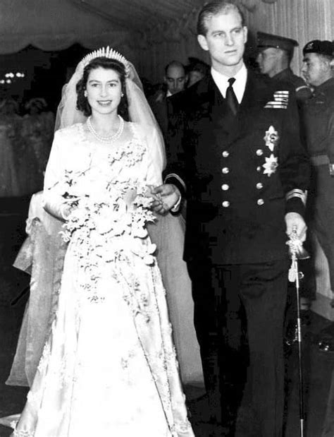 Foto storica della Regina Elisabetta con lo 