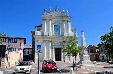 Veduta d'insieme della Chiesa Parrocchiale di Santa Maria Assunta a Manerba del Garda