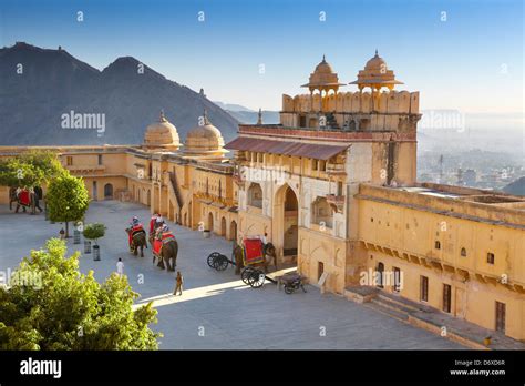 Vista panoramica del Forte di Amber a Jaipur