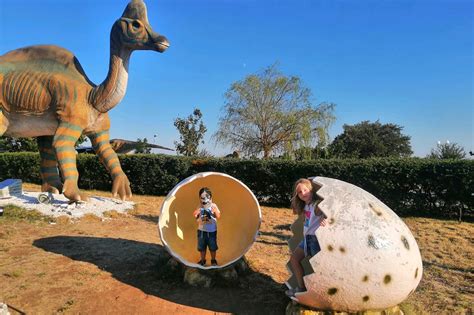 Ingresso del Parco dei Dinosauri di Borgo Celano