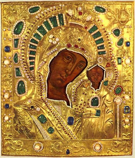 Foto storica dell'icona della Madonna di Kazan' con la sua riza preziosa