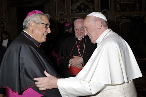 Immagine di Monsignor Giovanni Nerbini durante la cerimonia di ingresso a Prato