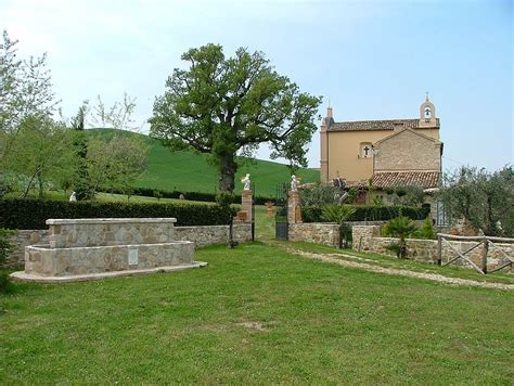 Veduta esterna del Santuario della Madonna della Consolazione di Montemisio