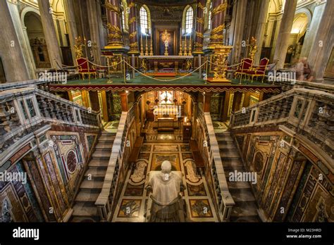 Interno e particolare dell'altare maggiore della Basilica di Santa Maria Maggiore a Roma
