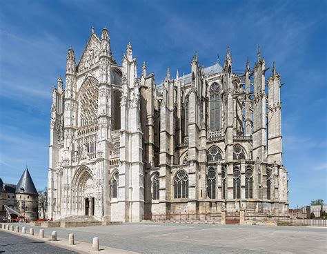Veduta esterna della Cattedrale di Saint-Pierre di Beauvais