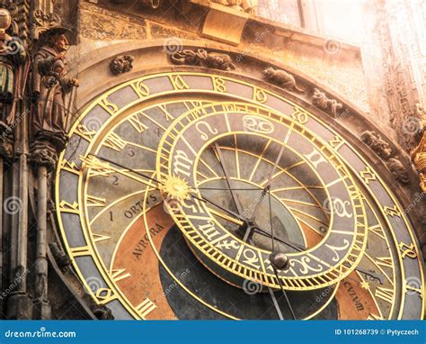 Dettaglio dell'orologio astronomico di Beauvais