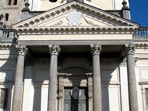 Facciata della chiesa barocca di Fruttuaria, progettata da Vittone e Quarini