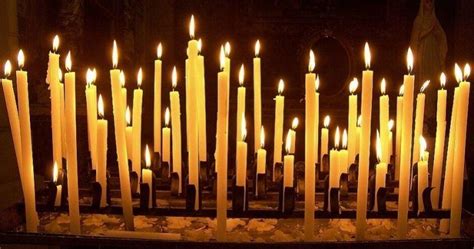 Processione con candele accese per la Candelora
