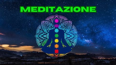 Rappresentazione di Socrate in meditazione profonda, con un'aura di saggezza