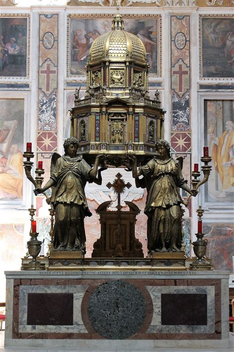 evoluzione storica dell'altare cristiano dal tavolo al tabernacolo monumentale