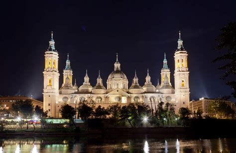 Ricostruzione grafica delle diverse fasi architettoniche della Basilica del Pilar