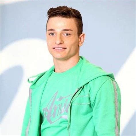 Ritratto del ballerino Daniele Sibilli che sorride