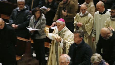 Foto del Vescovo Francesco Beschi che celebra la Messa sulla Presolana