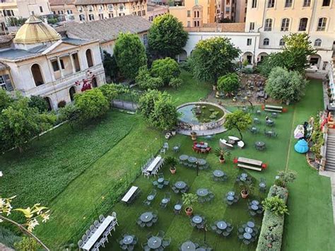 Veduta aerea del Complesso di Borgo Ripa a Trastevere con il Tevere sullo sfondo