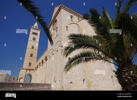 Cattedrale di Trani in stile romanico pugliese
