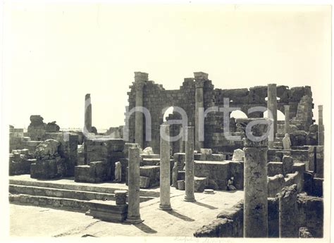 Foto d'epoca degli scavi archeologici in Valle Ariccia, 1927
