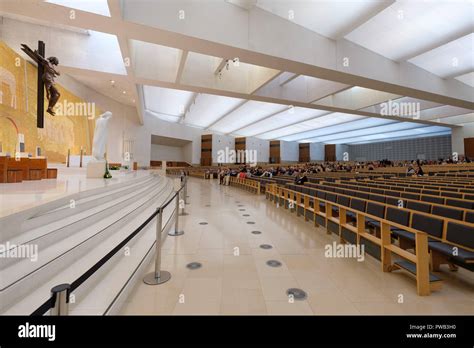 foto interna della Basilica Santuario di Conflenti