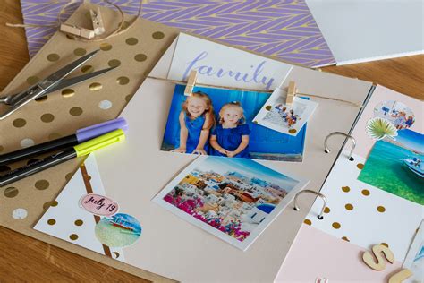 Materiali per fare uno scrapbook