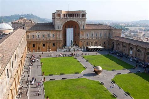 Ricostruzione del Cortile del Belvedere di Bramante