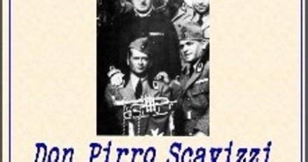 Foto di don Pirro Scavizzi tra alcuni fedeli