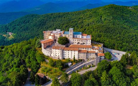 Dettaglio del Flughelaltar nel Santuario di Castelmonte