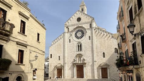 Foto della facciata o dell'interno della chiesa di San Sabino a Bari