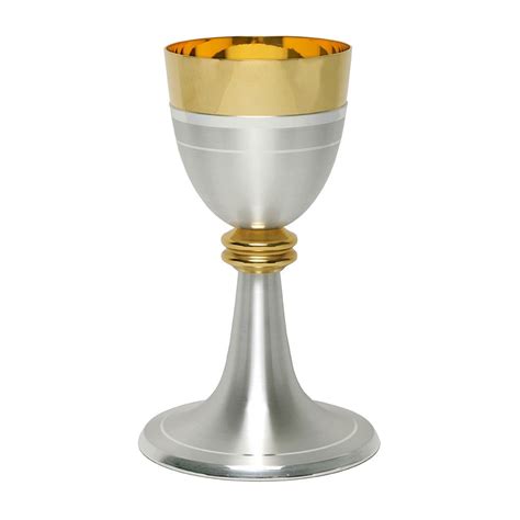 fotografia di un calice liturgico moderno