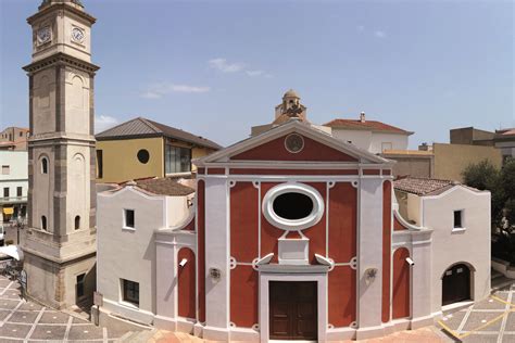 Veduta esterna della Basilica di Sant'Antioco con la sua facciata storica
