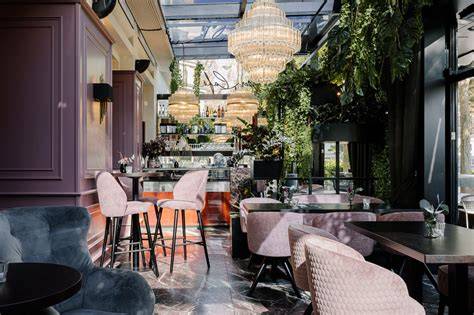 Foto di un elegante ristorante con cibo locale e atmosfera accogliente