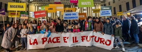 Giovani in preghiera per la pace