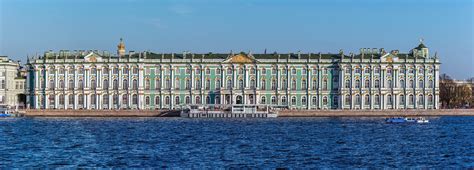 Palazzo d'Inverno, facciata di Rastrelli sul fiume Neva