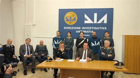 Documenti giudiziari relativi a indagini antimafia