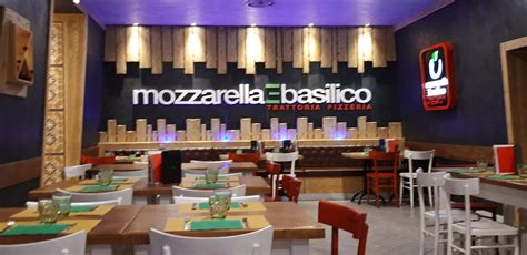 Esterno della pizzeria Mozzarella e Basilico a Bari, o logo del ristorante