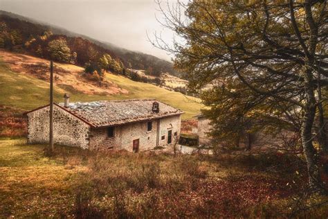 Interno di una camera comune all'Eremo delle Rose