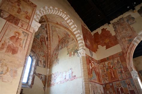 Dettaglio degli affreschi sulla parete sinistra, Santa Maria del Casale