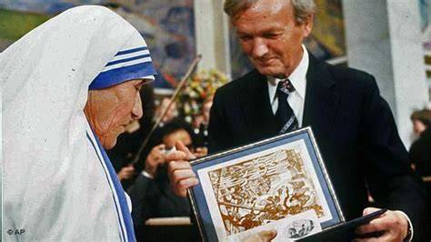 Madre Teresa riceve il Premio Nobel per la Pace