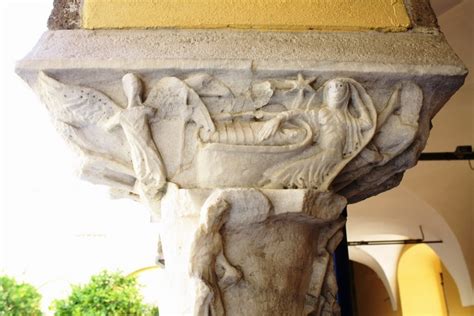 Dettaglio del pulvino della Natività nel Chiostro di Santa Sofia