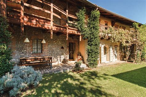 Rappresentazione bucolica di una cascina piemontese dell'Ottocento