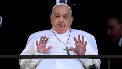 Foto di Papa Francesco che parla in un Congresso Eucaristico