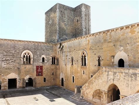 Foto storica di palazzo Campanella o del castello normanno-svevo a Gioia del Colle
