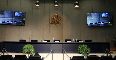 Immagine della Sala Stampa Vaticana durante l'annuncio delle dimissioni di Benedetto XVI
