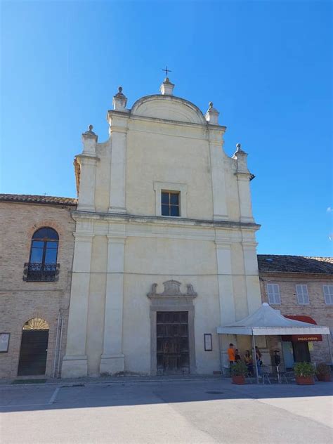 Veduta esterna della Chiesa di San Gualtiero a Servigliano