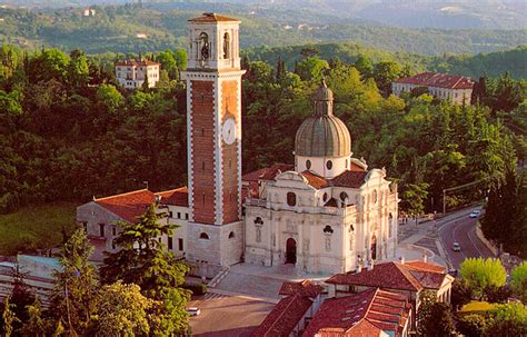 Vista panoramica del Santuario di Monte Berico e del Piazzale della Vittoria a Vicenza