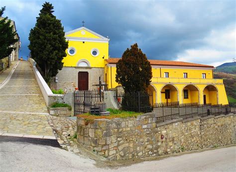 Esterno del Convento di San Francesco a Zungoli