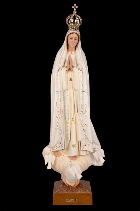 Rappresentazione iconica della Madonna di Fatima con rosario e corona di stelle