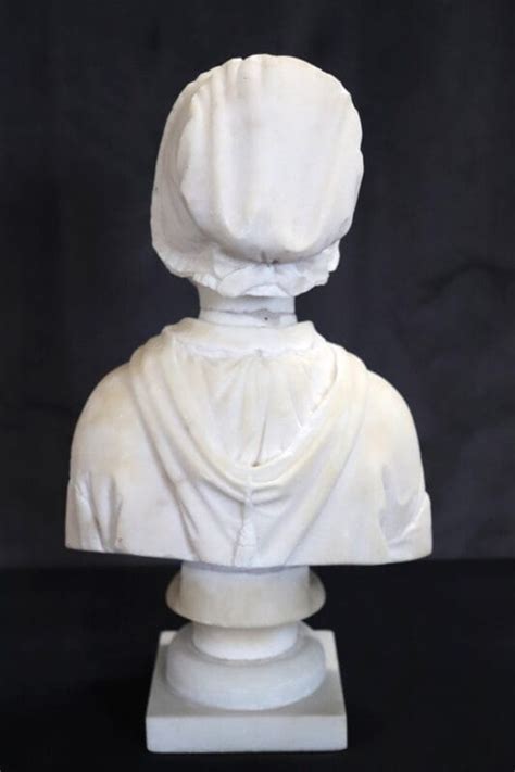 Foto del busto in marmo di Garibaldi realizzato da Luigi Bistolfi