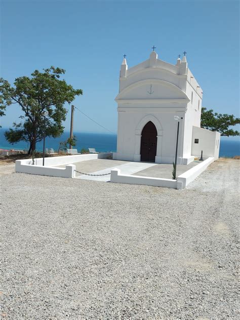 Panorama della Marina di Strongoli con il Santuario della Madonna di Vergadoro in lontananza