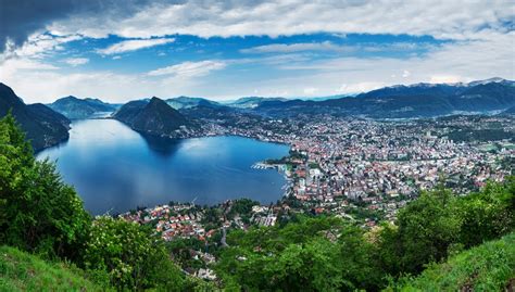 Vista panoramica del Lago di Lugano dal Monte San Giorgio